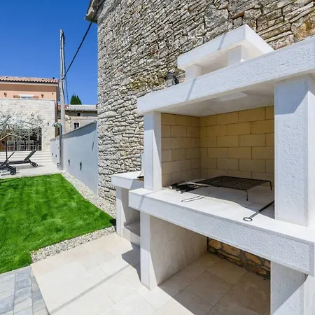 Tatil Evi Grande- Klimatisiert Und Mit Pool In By Interhome Juršići