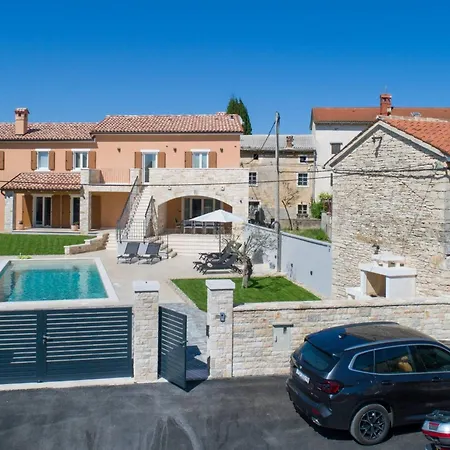Grande- Klimatisiert Und Mit Pool In By Interhome Juršići