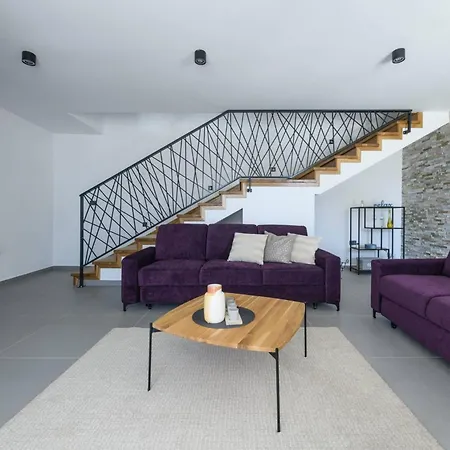 Tatil Evi Grande- Klimatisiert Und Mit Pool In By Interhome *