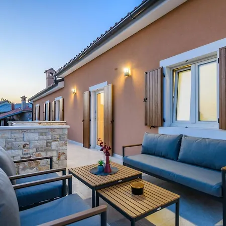Tatil Evi Grande- Klimatisiert Und Mit Pool In By Interhome *