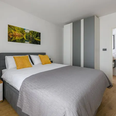 Tatil Evi Grande- Klimatisiert Und Mit Pool In By Interhome *