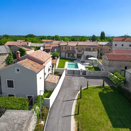 Grande- Klimatisiert Und Mit Pool In By Interhome * Juršići