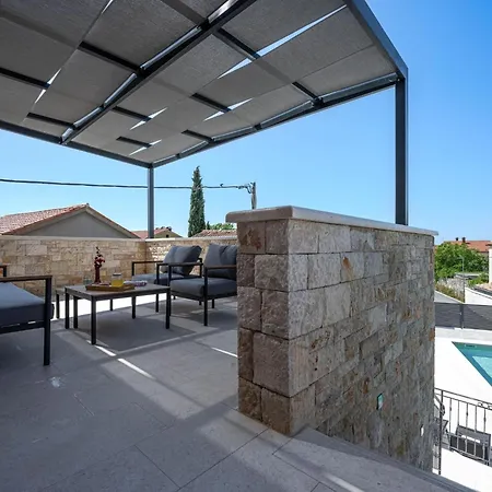 Tatil Evi Grande- Klimatisiert Und Mit Pool In By Interhome *