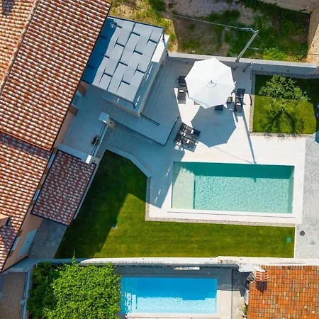 Tatil Evi Grande- Klimatisiert Und Mit Pool In By Interhome